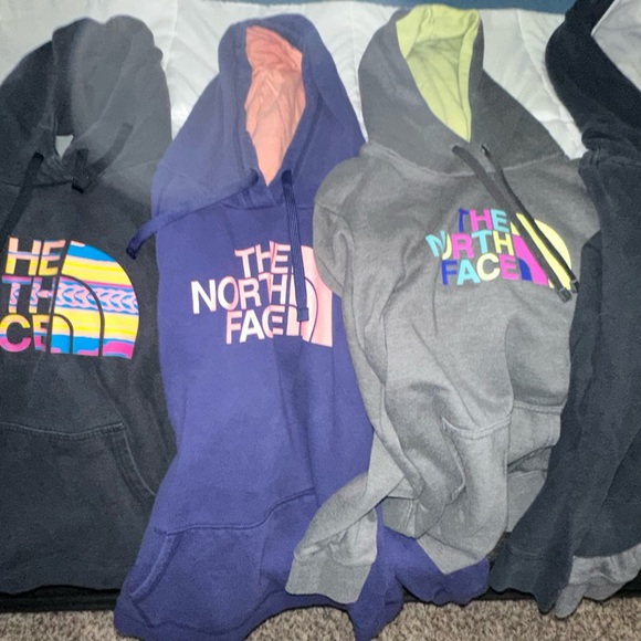 North Face Hoodie Lot (Women’s Large) - Picture 2 of 4
